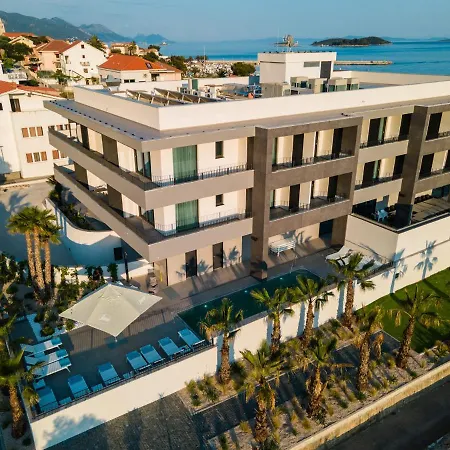 Hotell Crystal 4*