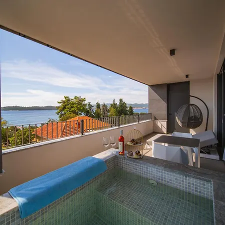 Hotell Crystal 4*