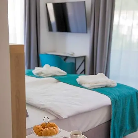 Crystal Hotel 4*
